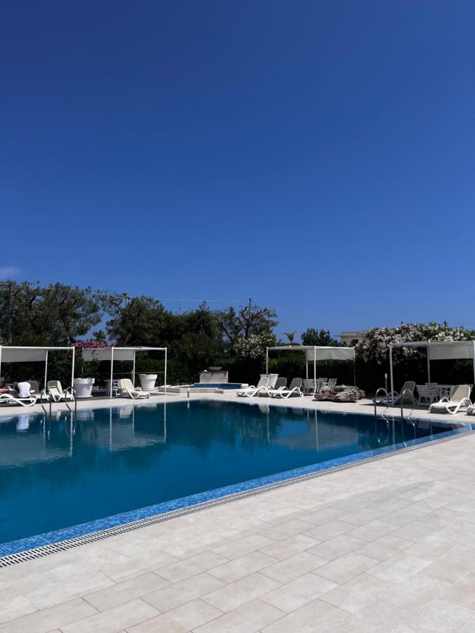 Villa Lamandia モノーポリ エクステリア 写真